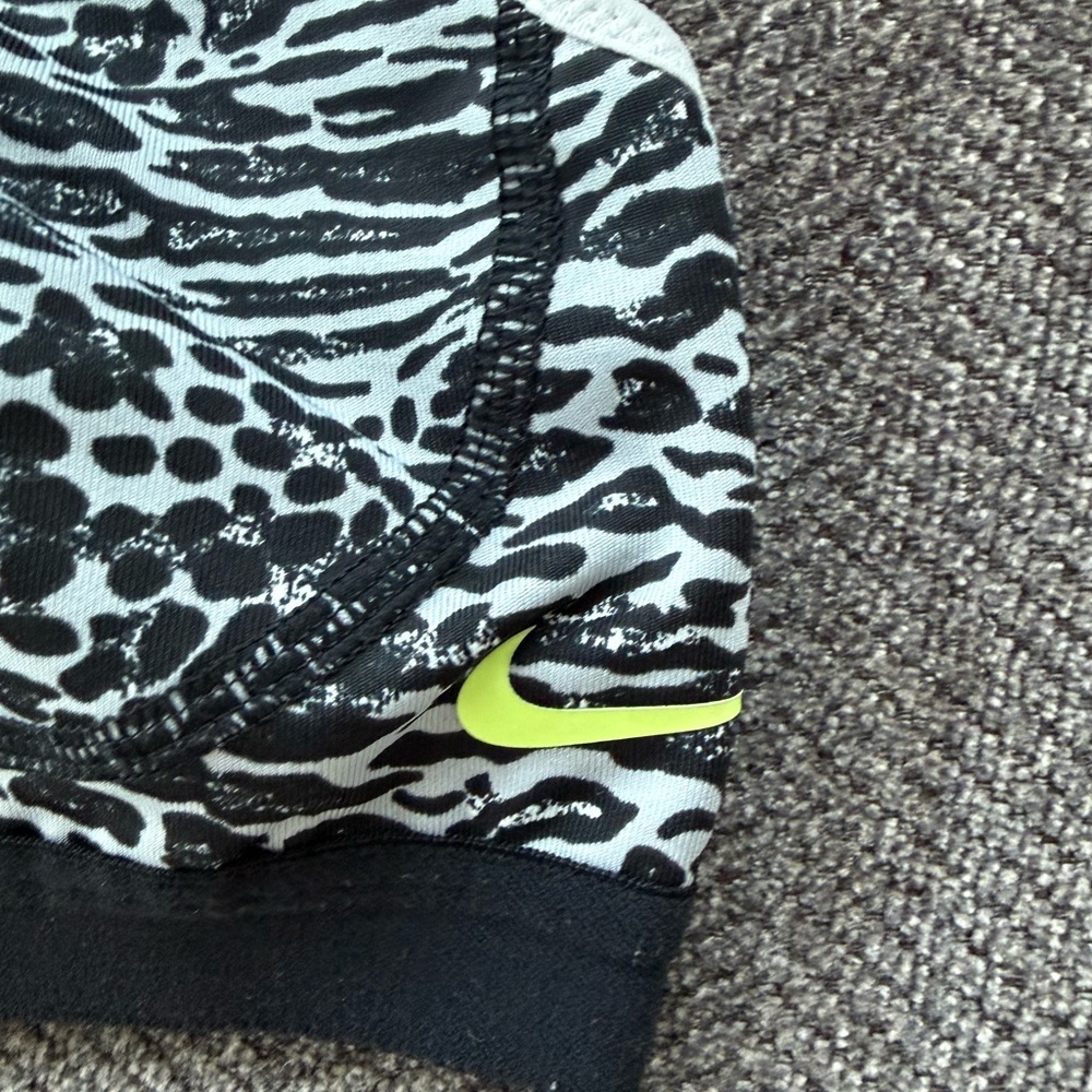 Nike Black and White Dri-FIT Sports Bra - Picture 2 of 3